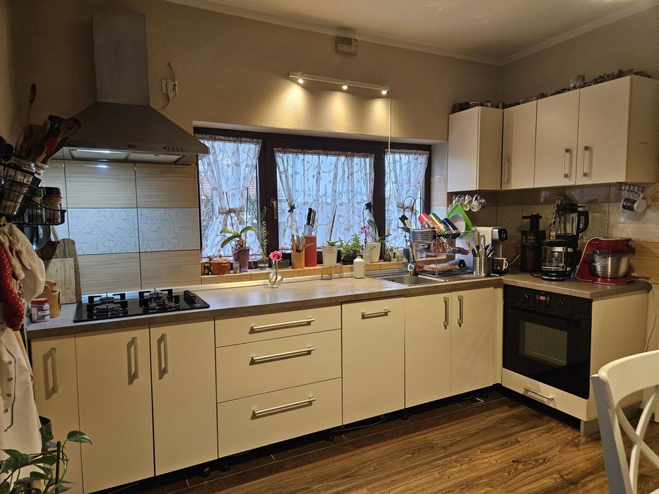 Mobilă bucătărie practică și fără defecte