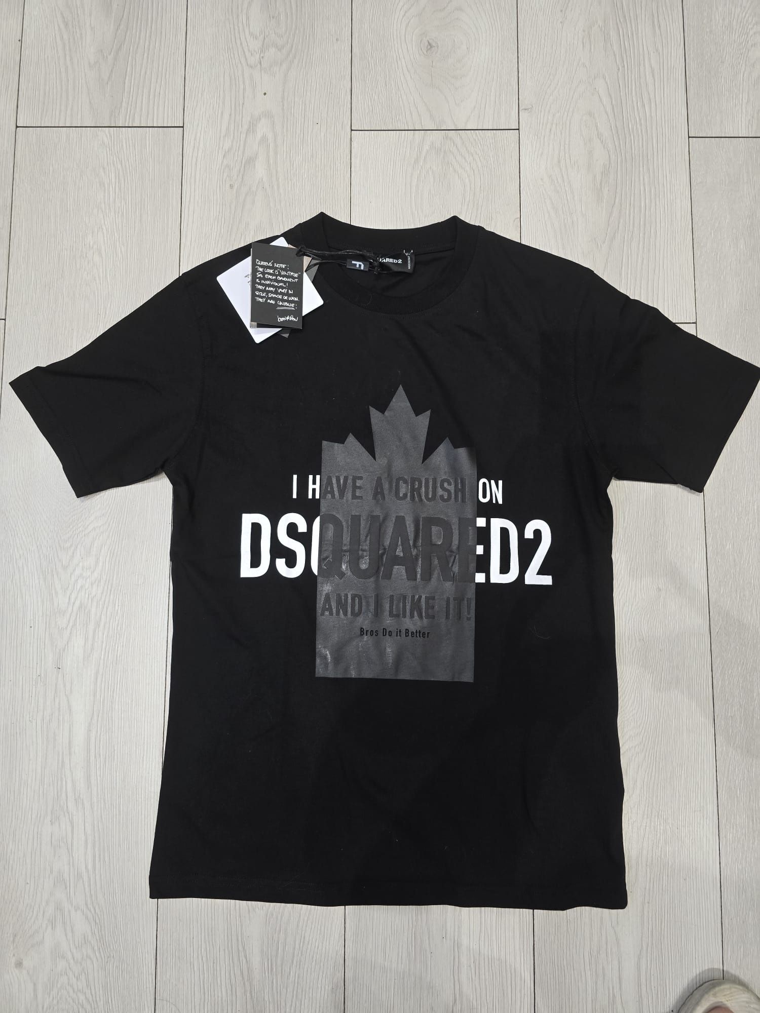 Compleu Compleu Dsquared2  sau 2 Tricouri Dsquared2