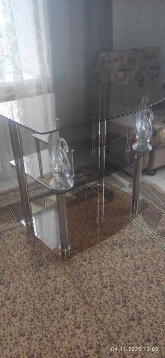 столик под телевизор