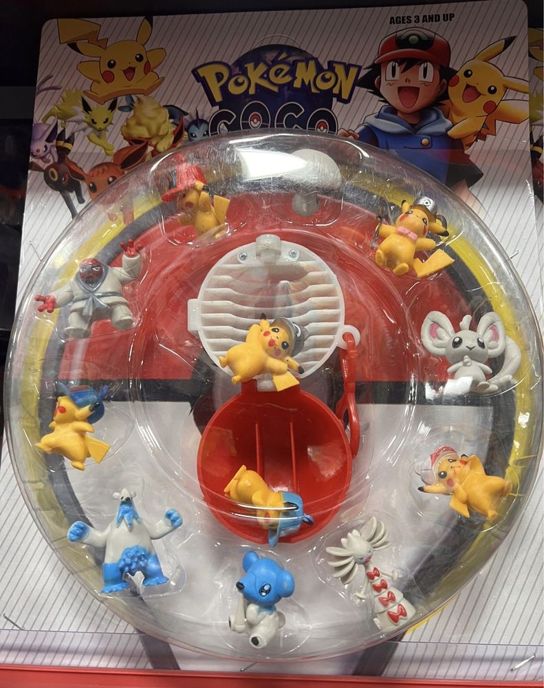 Set cu 12 figurine Pokemon, NOU