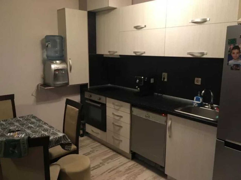 Тристаен апартамент в Южен