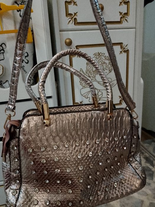 Qulay sumka. Judeyam chiroyli kurinishga ega