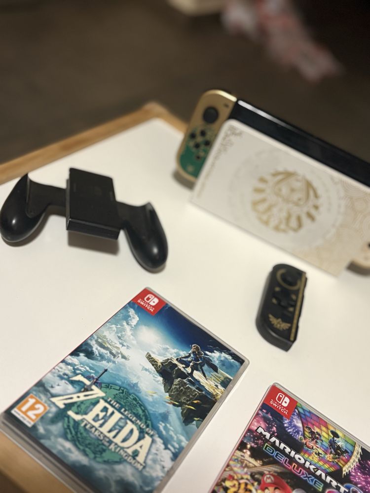 Конзола Nintendo Switch OLED Zelda Tears of the Kingdom Edition