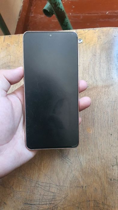 S21 5G satiladi 8+8/256