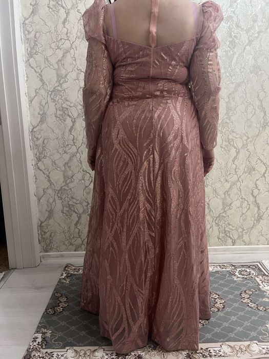 Офицялна рокля