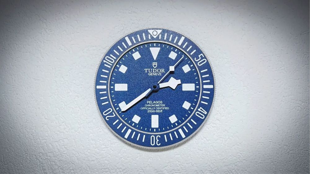 Стенен часовник в стил Tudor Pelagos