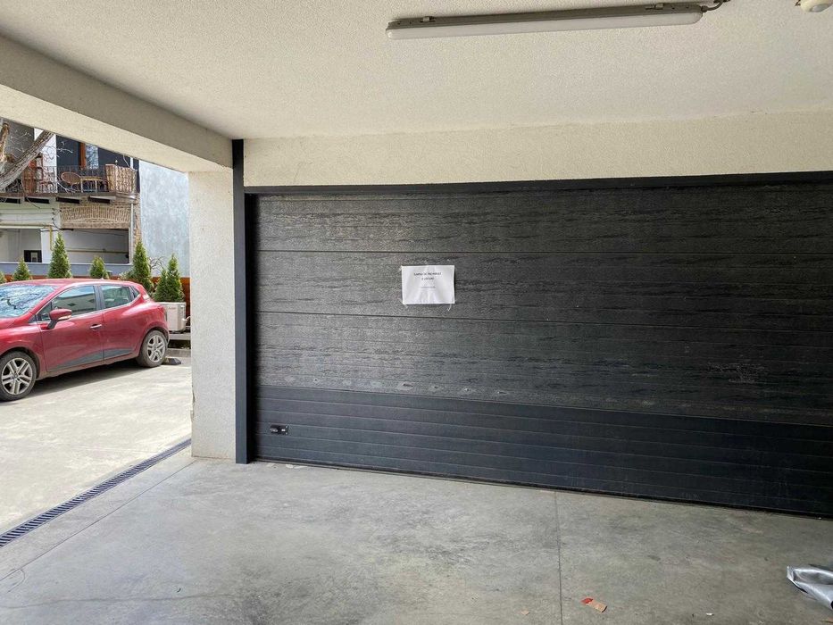 Inchiriere garaj utracentral cu 2 parcari/ spatiu de de depozitare