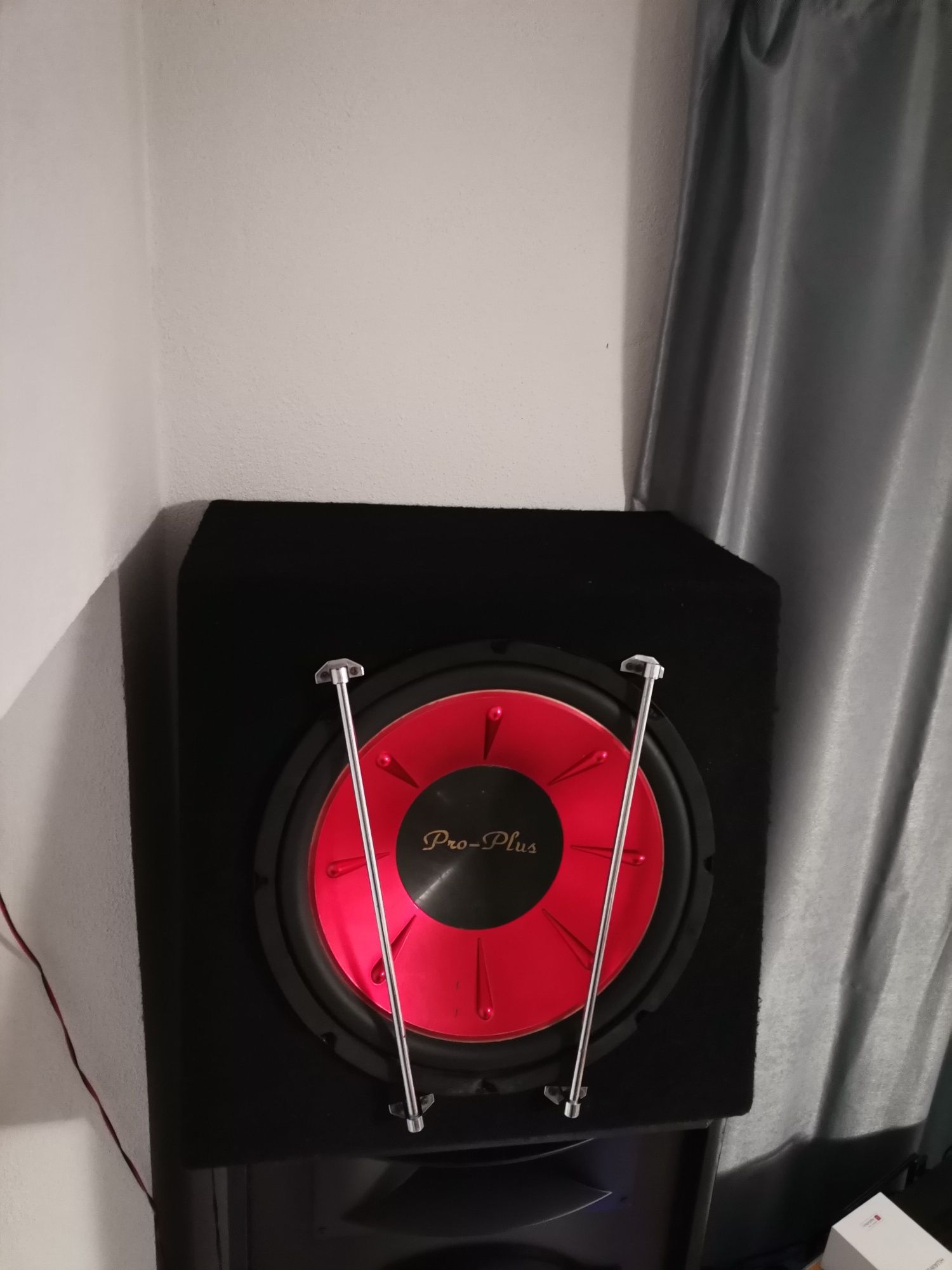 Vând subwoofer pasiv.