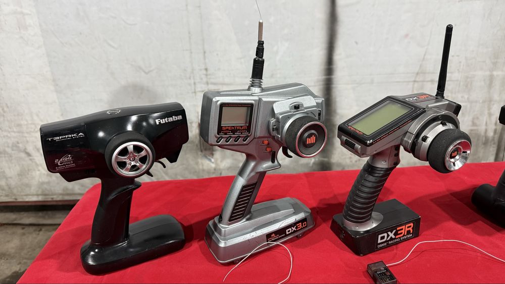Telecomenzi Spektrum Futaba cu receivere