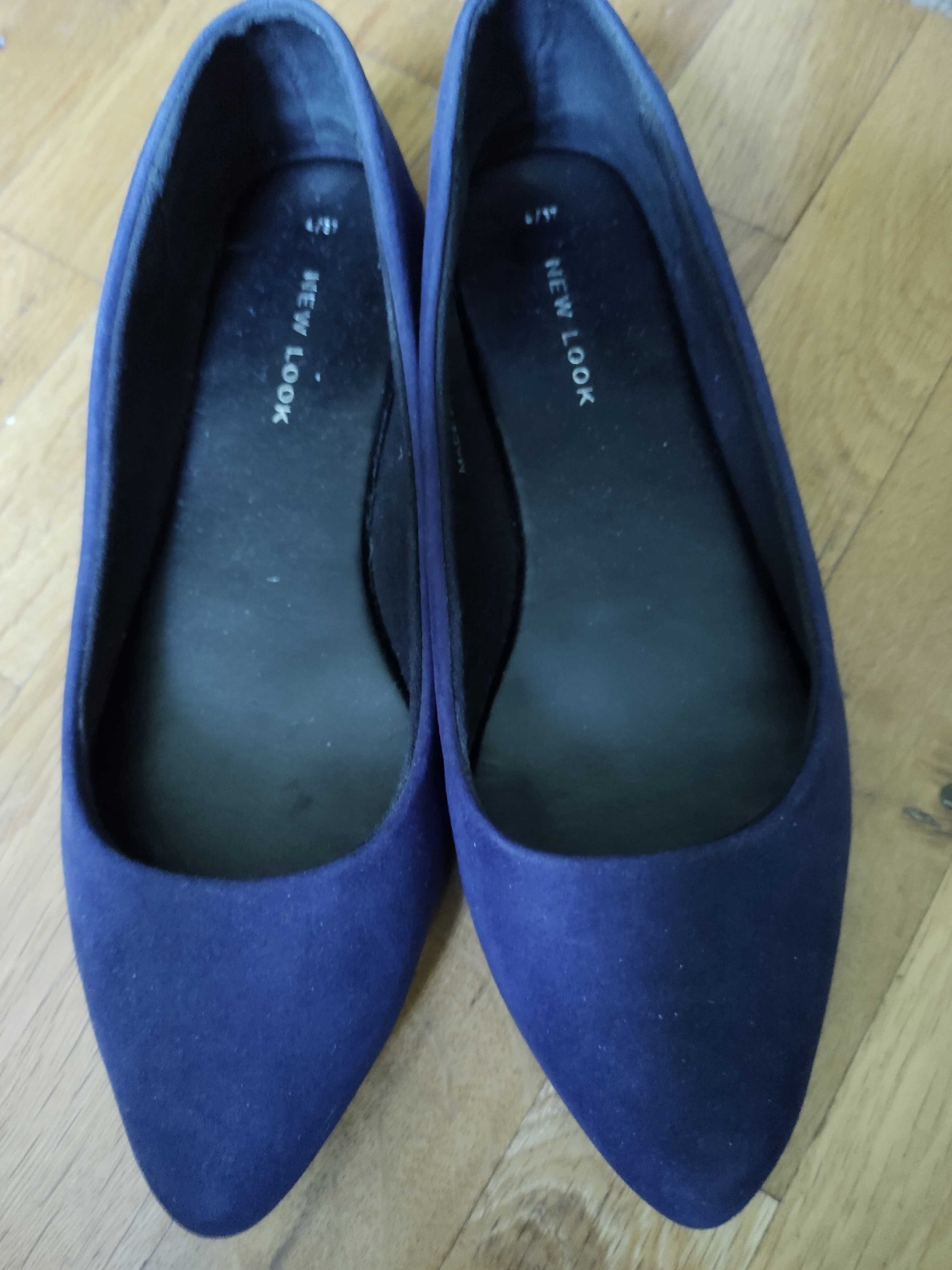Обувки от плат тъмно сини. Номер 36