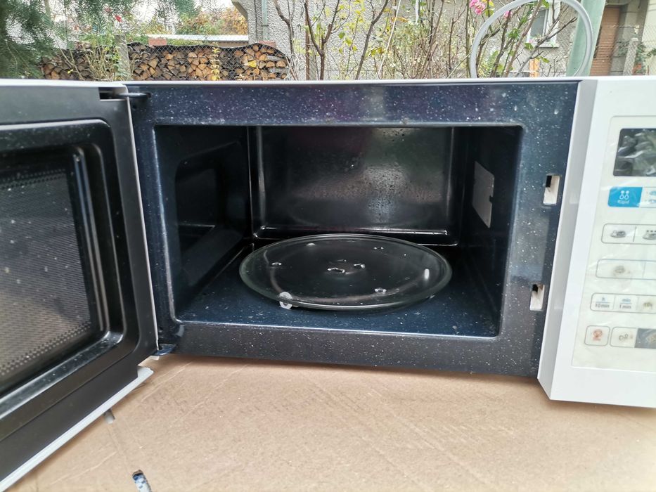 Микровълнова фурна Samsung ME73A