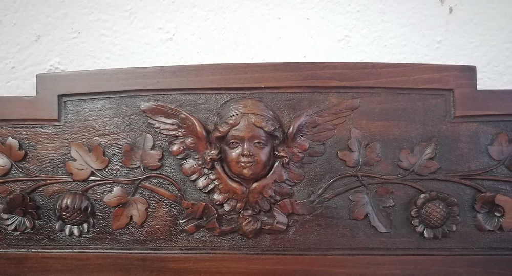 Oglinda veche din cristal cu rama din lemn