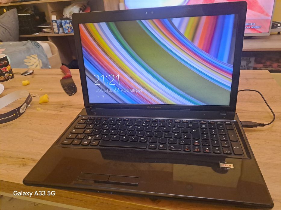 Продавам лаптоп Lenovo