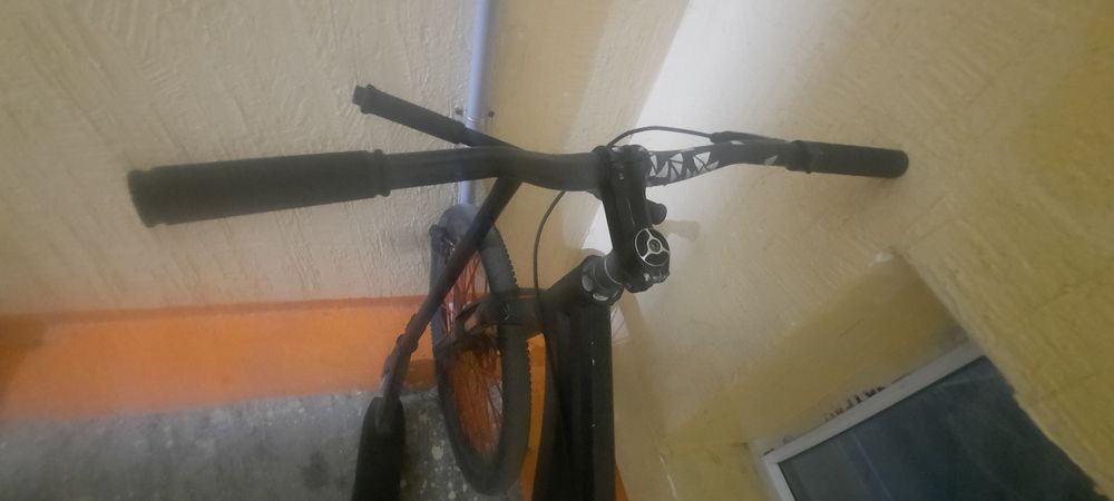 Продается велик  но есть минусы