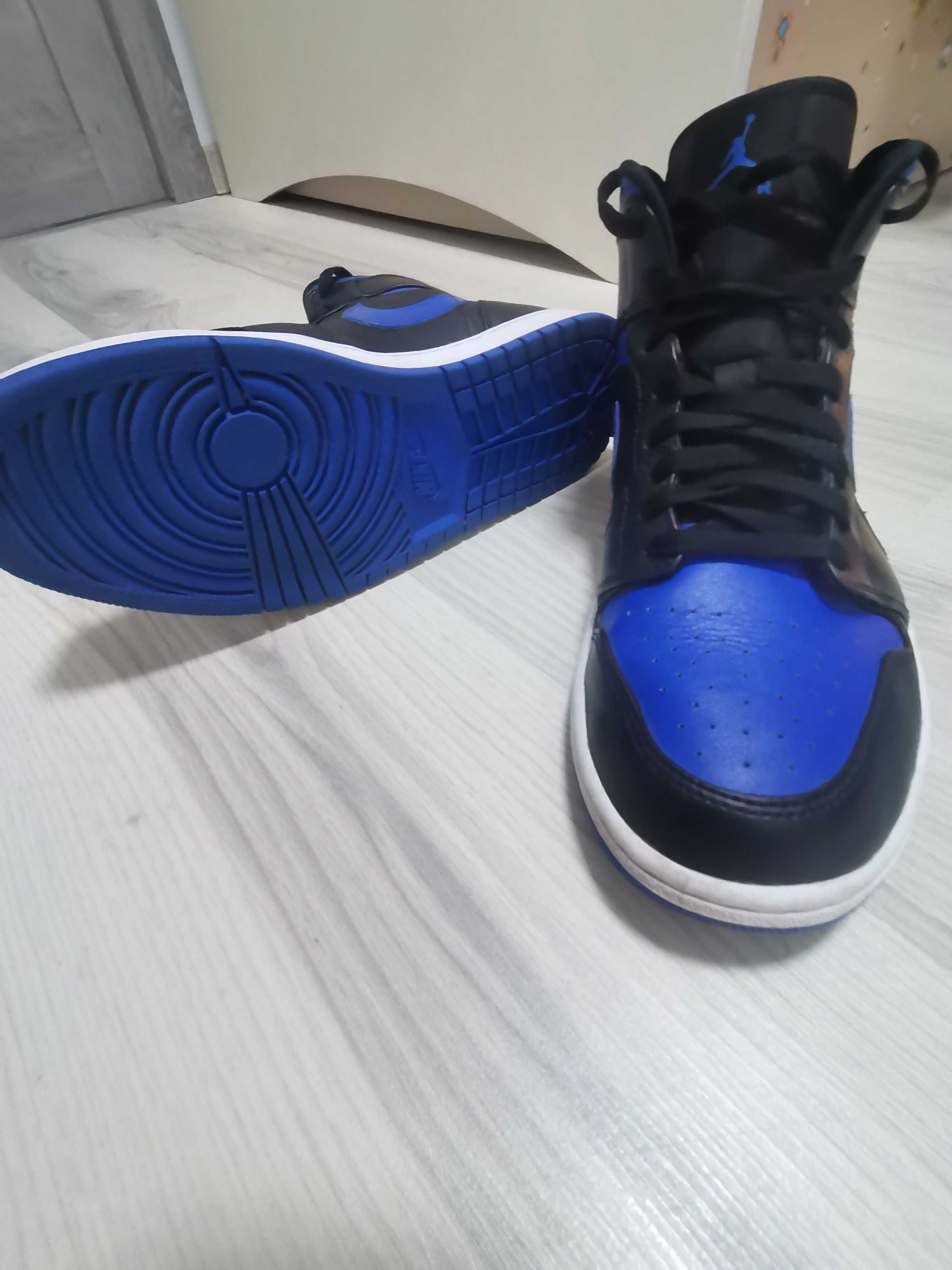 NIKE jordan 1 retro royal blue