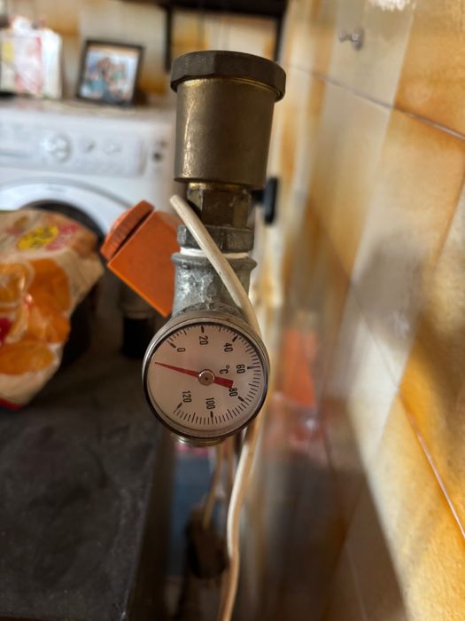 Камина с водна риза и три радиатора