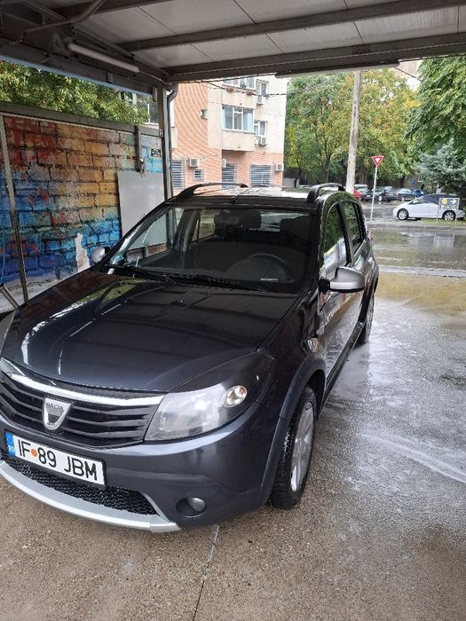 Dacia sandero stepway 1.6 cu gpl an 2012