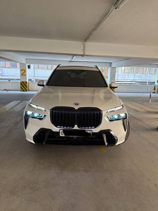 Bmw x7 40i srochna sotiladi