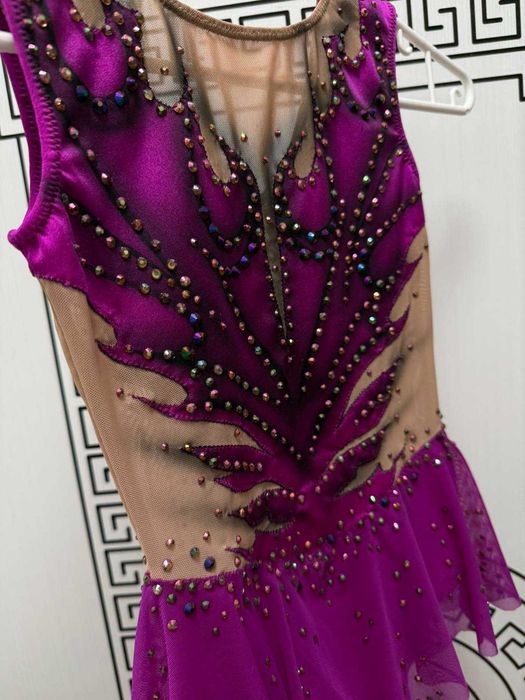 Трико ново за художествена гимнастика, танци, около 8-9 год