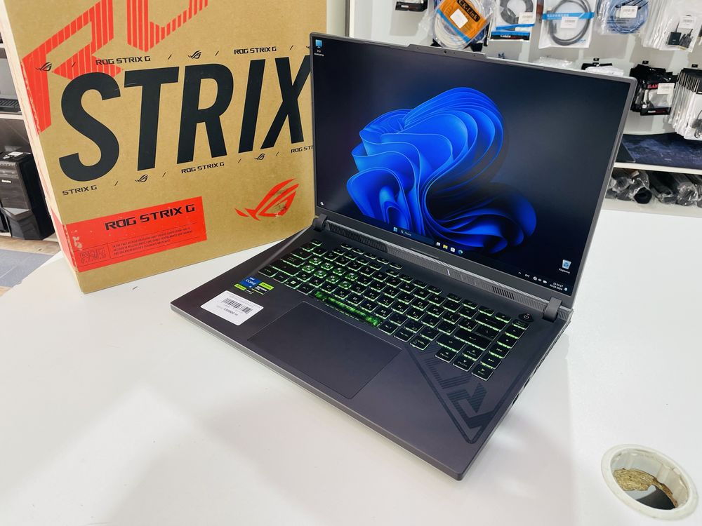 Рассрочка! Asus ROG STRIX G16 - Core i5-13450HX/16Gb/ 512Gb/RTX 4050