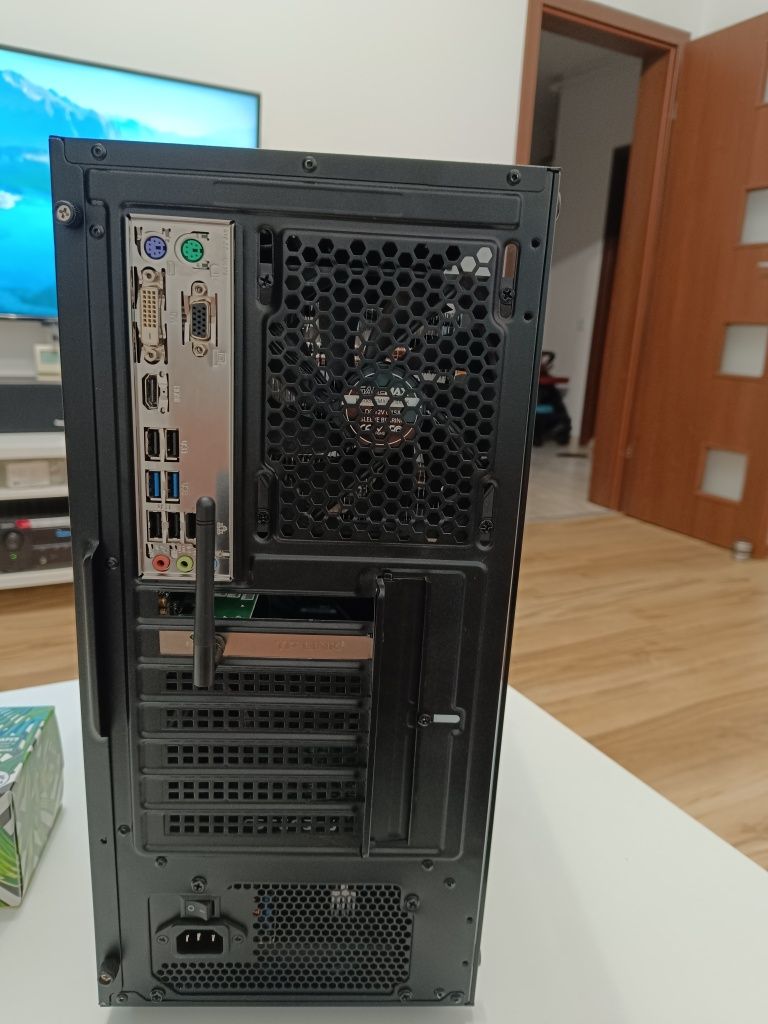 Unitate PC Gaming i7 8700, 16GB RAM, 480GB SSD