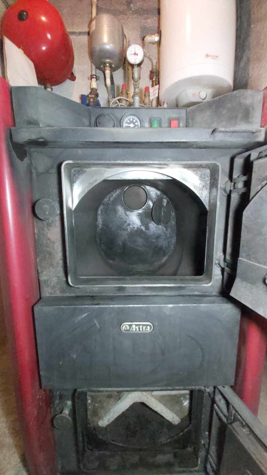 Vand  centrală astra g40mes 40kw cu ce se vede coș boiler