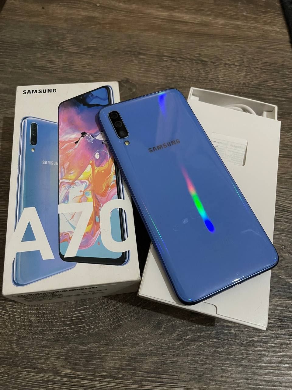 SAMSUNG A70 с гарантией