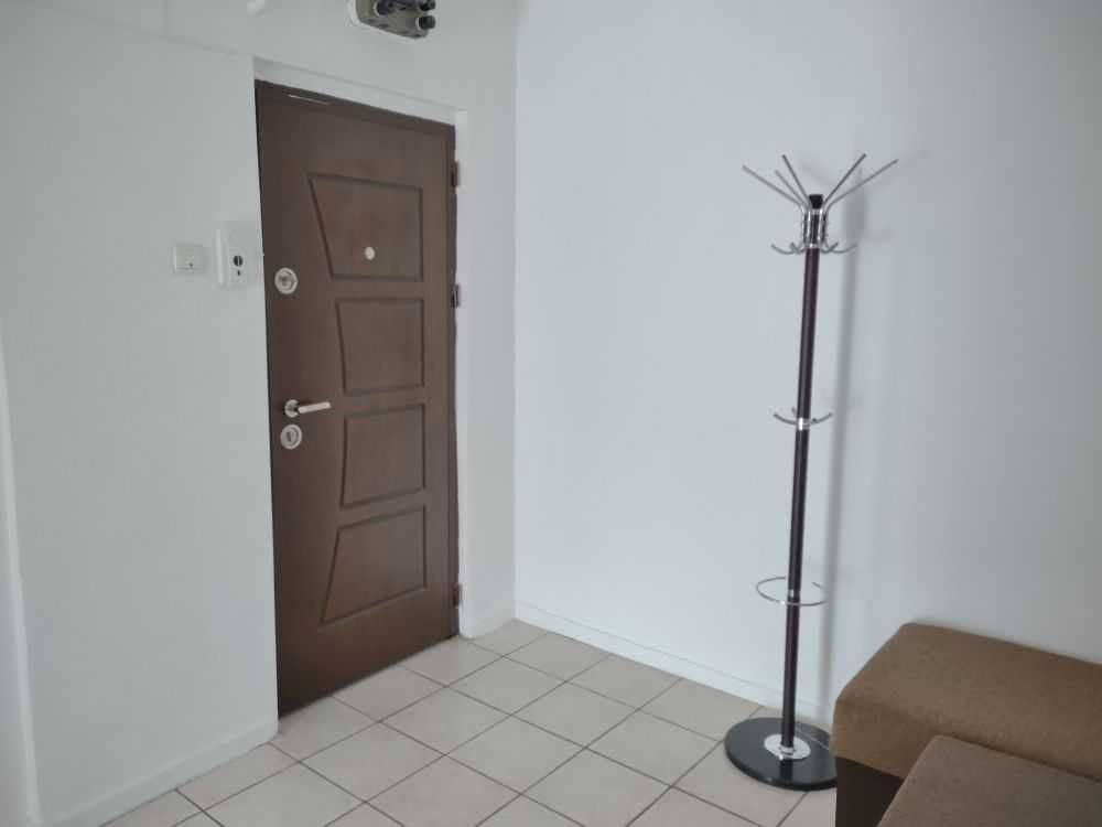 Inchiriez apartament 3 camere pe strada Stefan cel Mare, proprietar