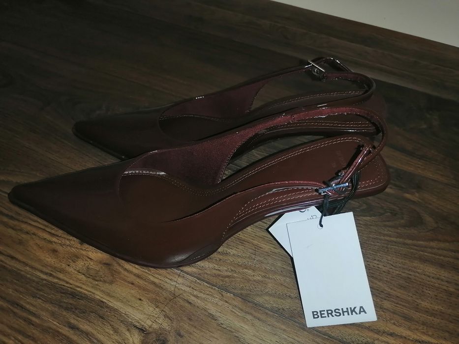 Обувки Bershka 39 номер