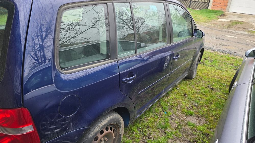 Dezmembrez vw touran 2.0 bks cutie automata