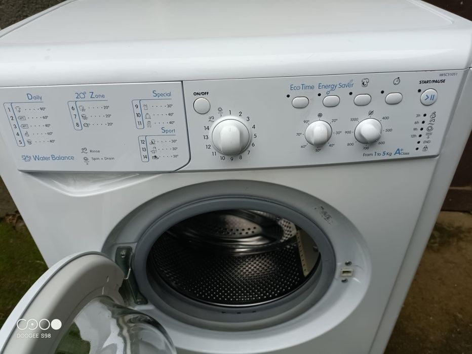 Mașină de spălat rufe Indesit