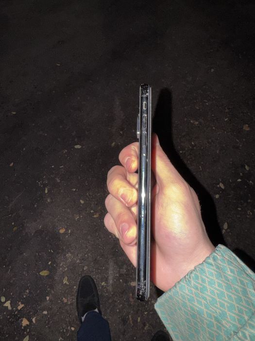 iPhone xs max sroshno sotladi oladigola tel qlila yomkst 100 alishkan