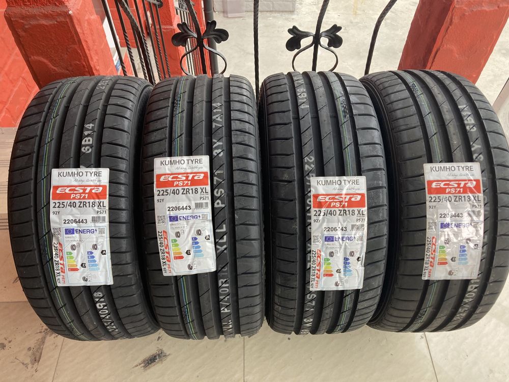 225/40/18 Нови  летни гуми Kumho ECSTA PS71