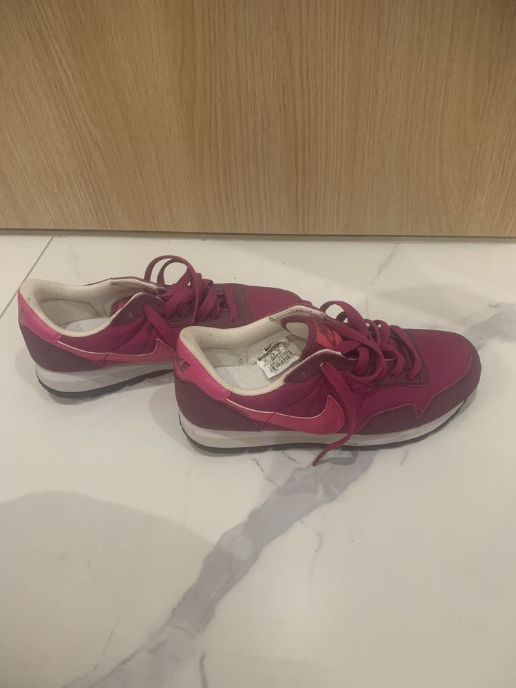 Маратонки Nike , номер 36