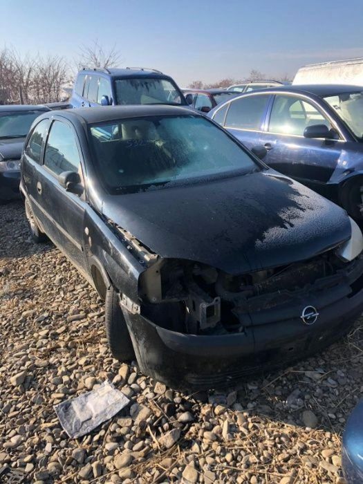Dezmembrez Opel Corsa 1.2 benzina, an 2002