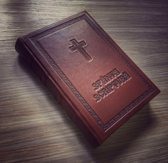 Legatorie: Biblia, Liturghier, Carte de rugăciuni, Ceslov, Psaltire..