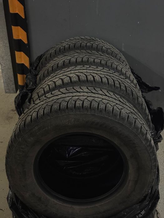 Продам Зимние шины