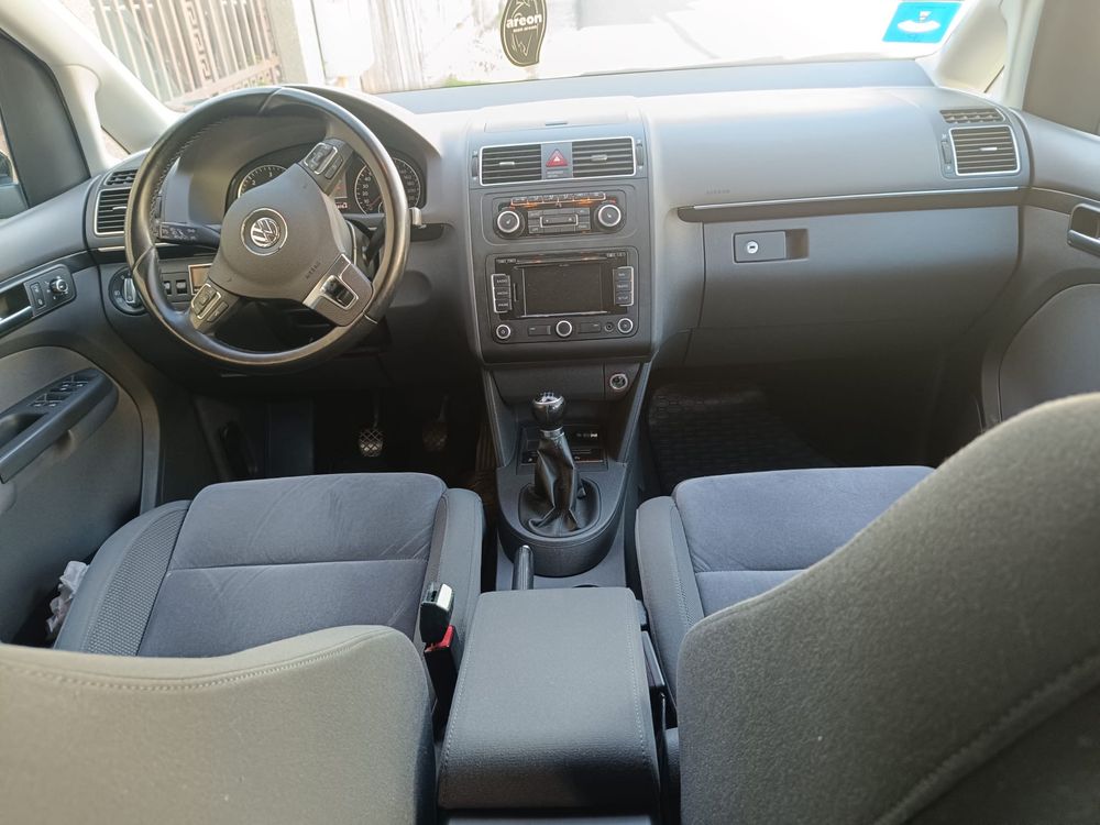 Volkswagen Touran 2011 2.0 TDI