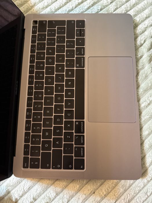 MacBook Air 2018 modelA1932