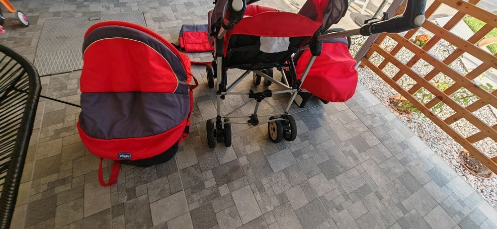 Vând căruț CHICCO 3IN1