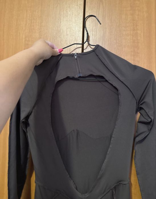 Vând salopetă nouă