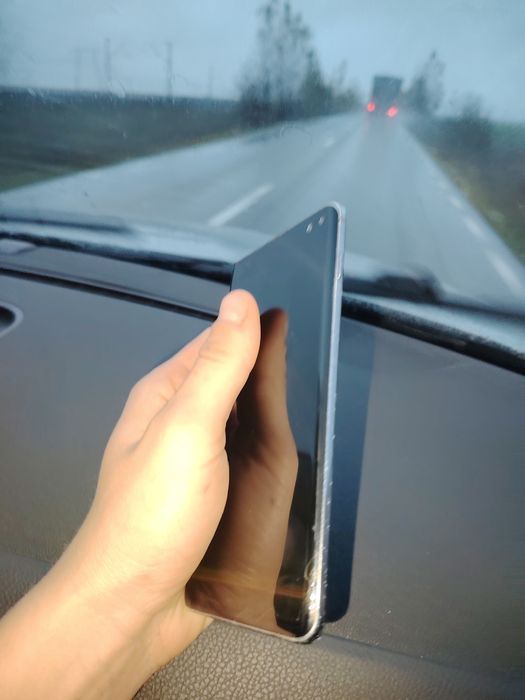 Vând schimb Samsung s10 plus