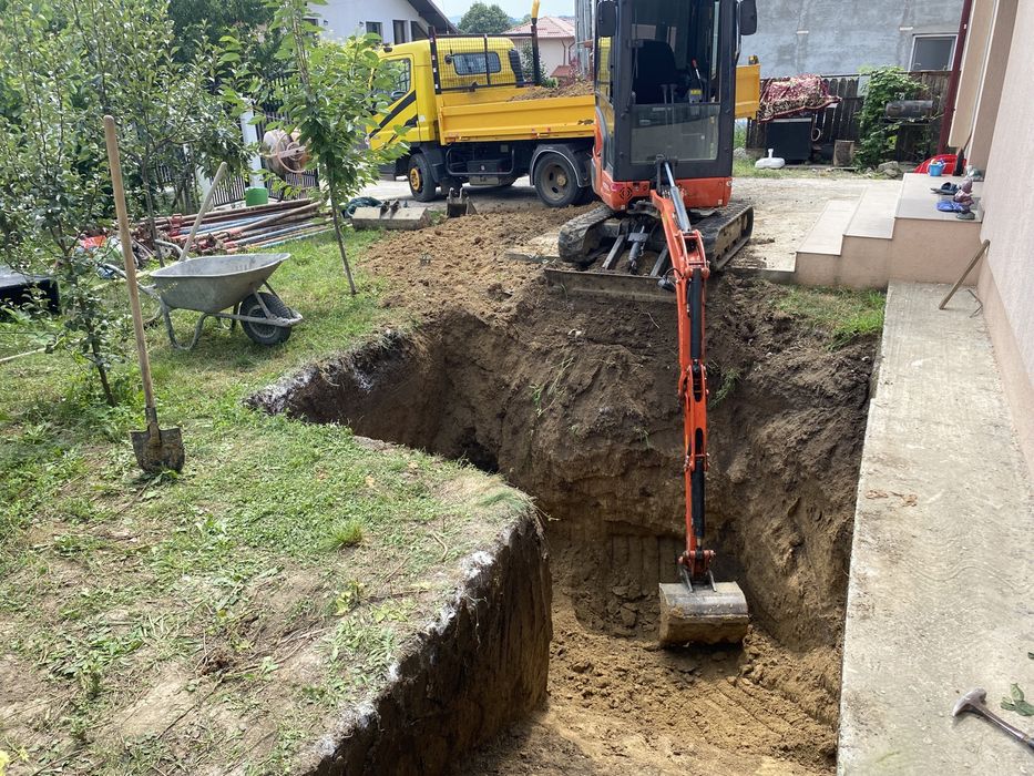 Miniexcavator excavator fose santuri sapaturi