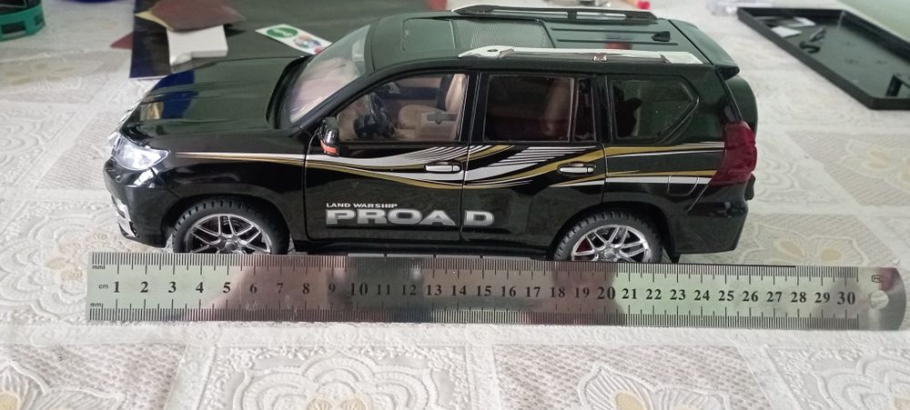 Продам сувенир Прадо 1:18