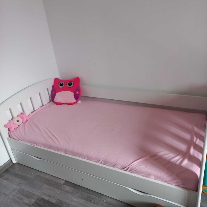 Pat copii cu saltea + sertare + barieră detașabilă