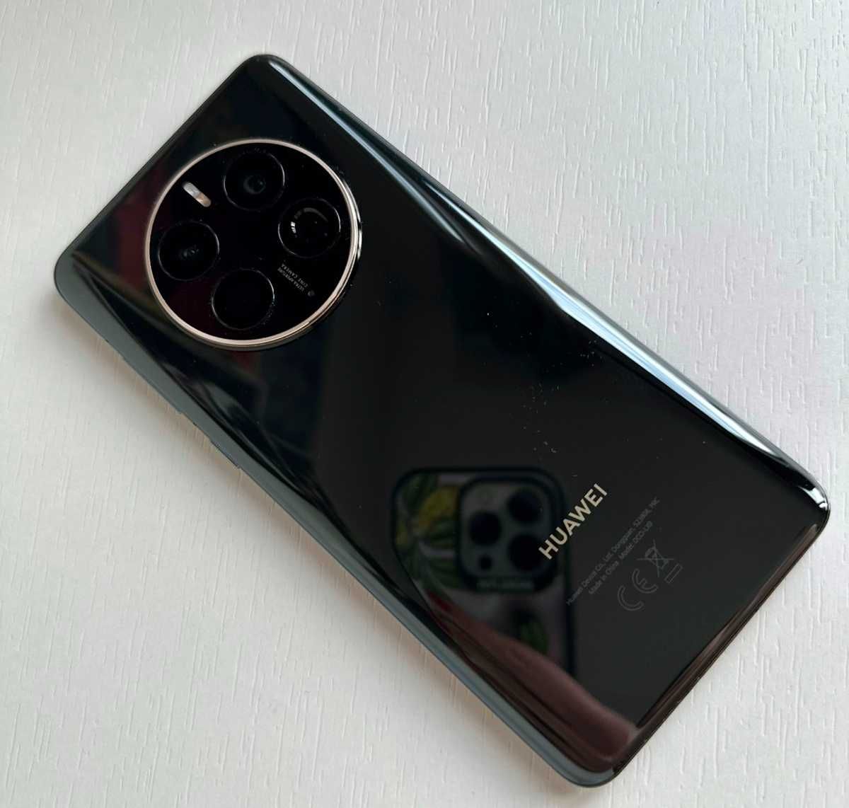 Продавам Huawei Mate 50 PRO