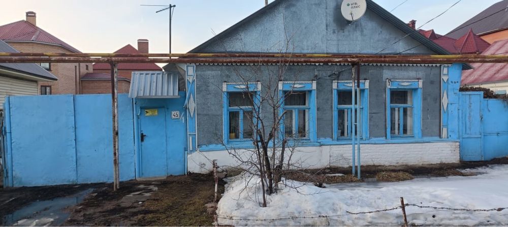 Продается участок в центре с 2-мя домами