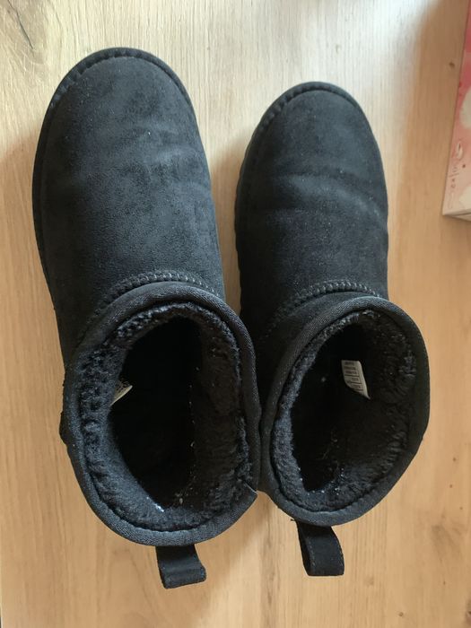Ghete negre ugg dups