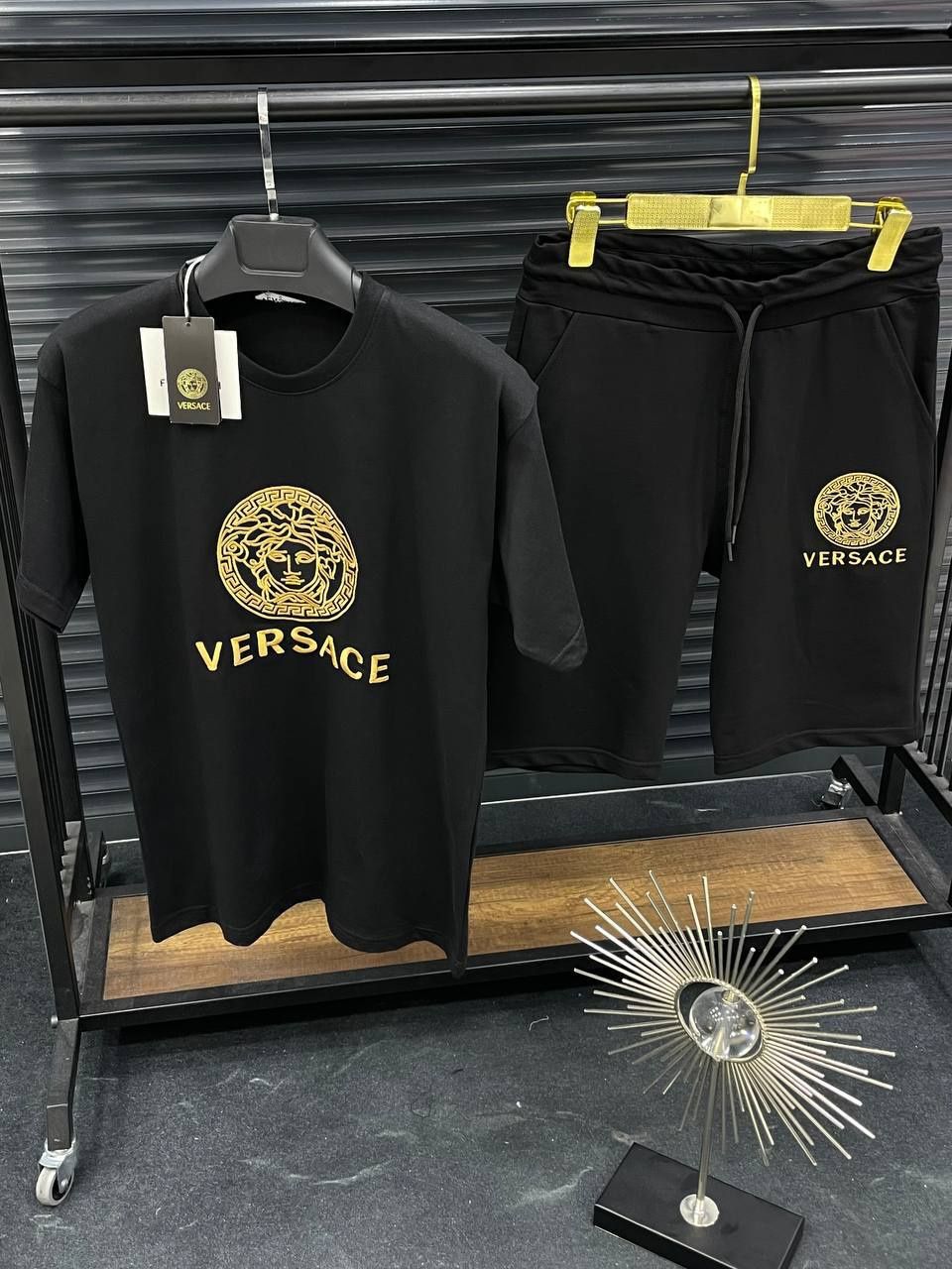 Compleu din bumbac ,sigla cusută 

Gucci S M l Xl xxl 
Versace gri S M