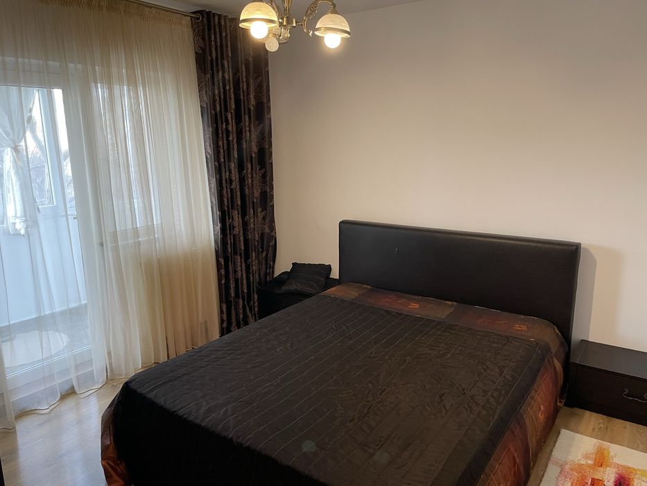 Inchiriez apartament